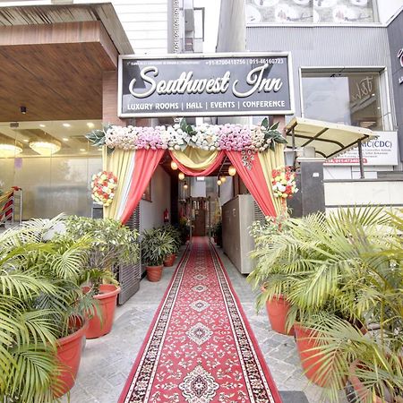 Southwest Inn - Boutique Hotel Дели Экстерьер фото