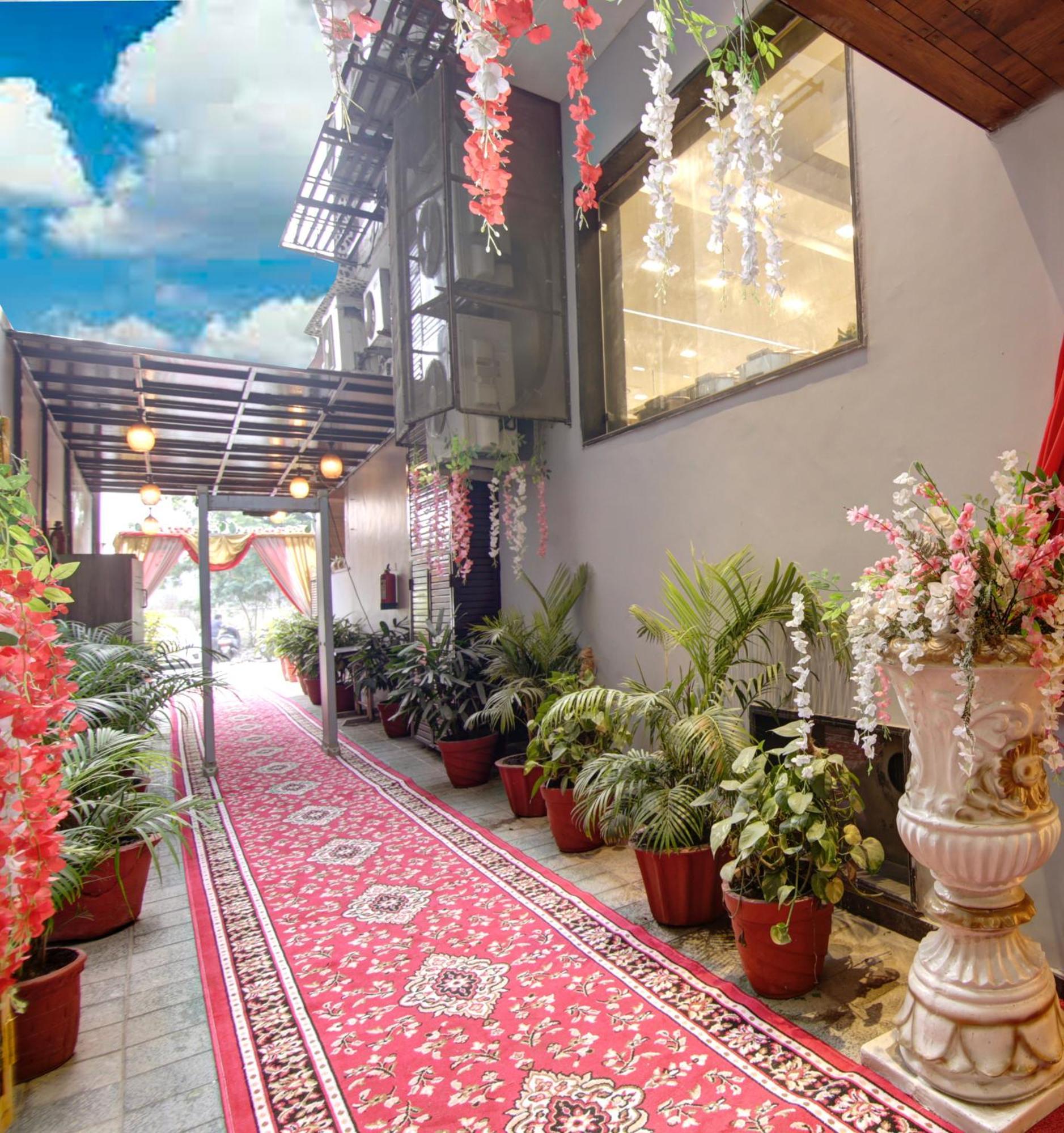 Southwest Inn - Boutique Hotel Дели Экстерьер фото